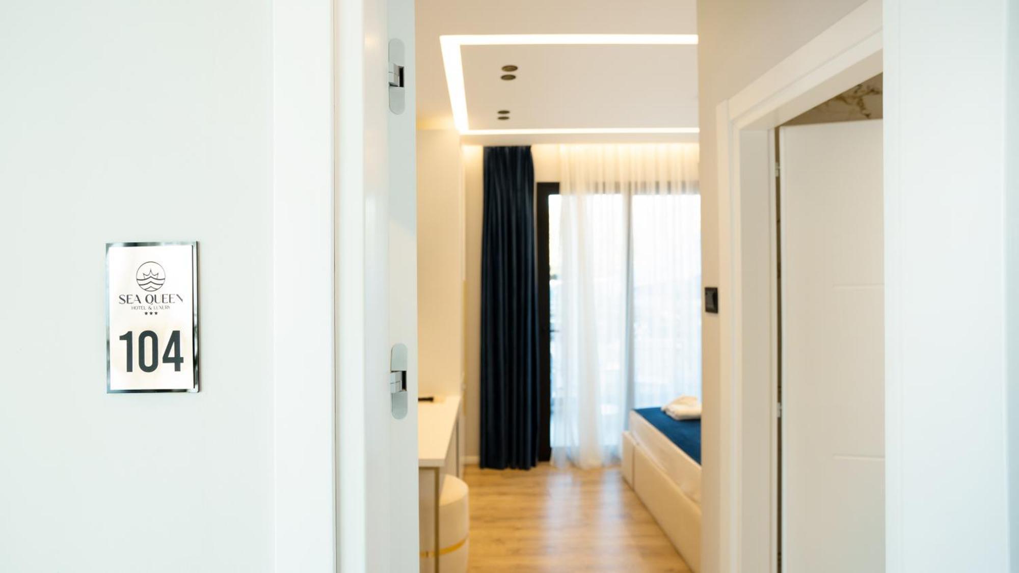 Sea Queen Luxury Hotell 3*